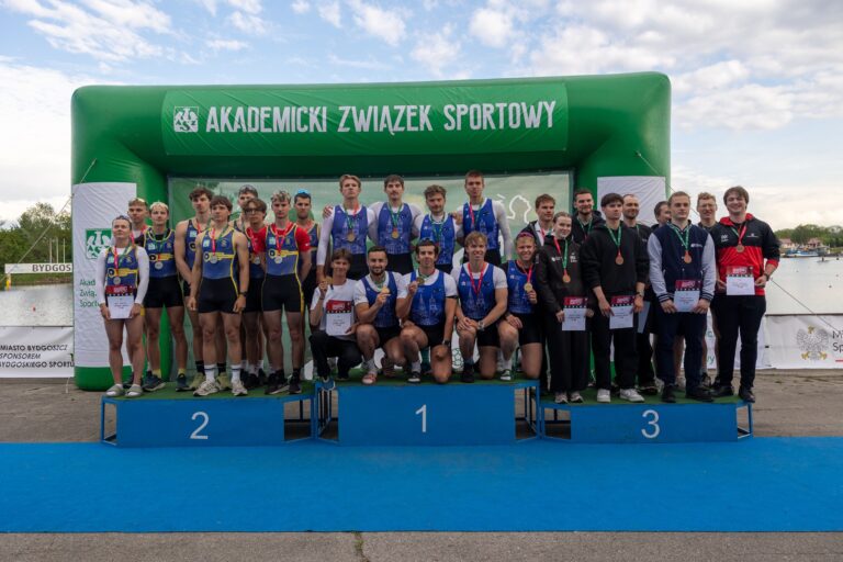 Podwójne złoto i drużynowy brąz wioślarzy AWF Poznań na Akademickich Mistrzostwach Polski! - AWF Poznań