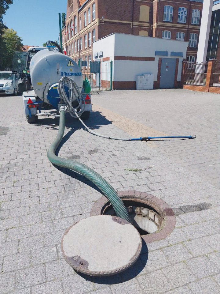Podlewanie deszczówką ratuje rośliny - Aktualności - WRZEŚNIA - miasto w centrum zainteresowania