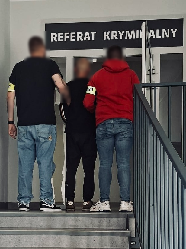 Kradzież rozbójnicza w Swarzędzu. Ukradł szczoteczki, zaatakował ochroniarzy i użył gazu. Został szybko zatrzymany przez policjantów