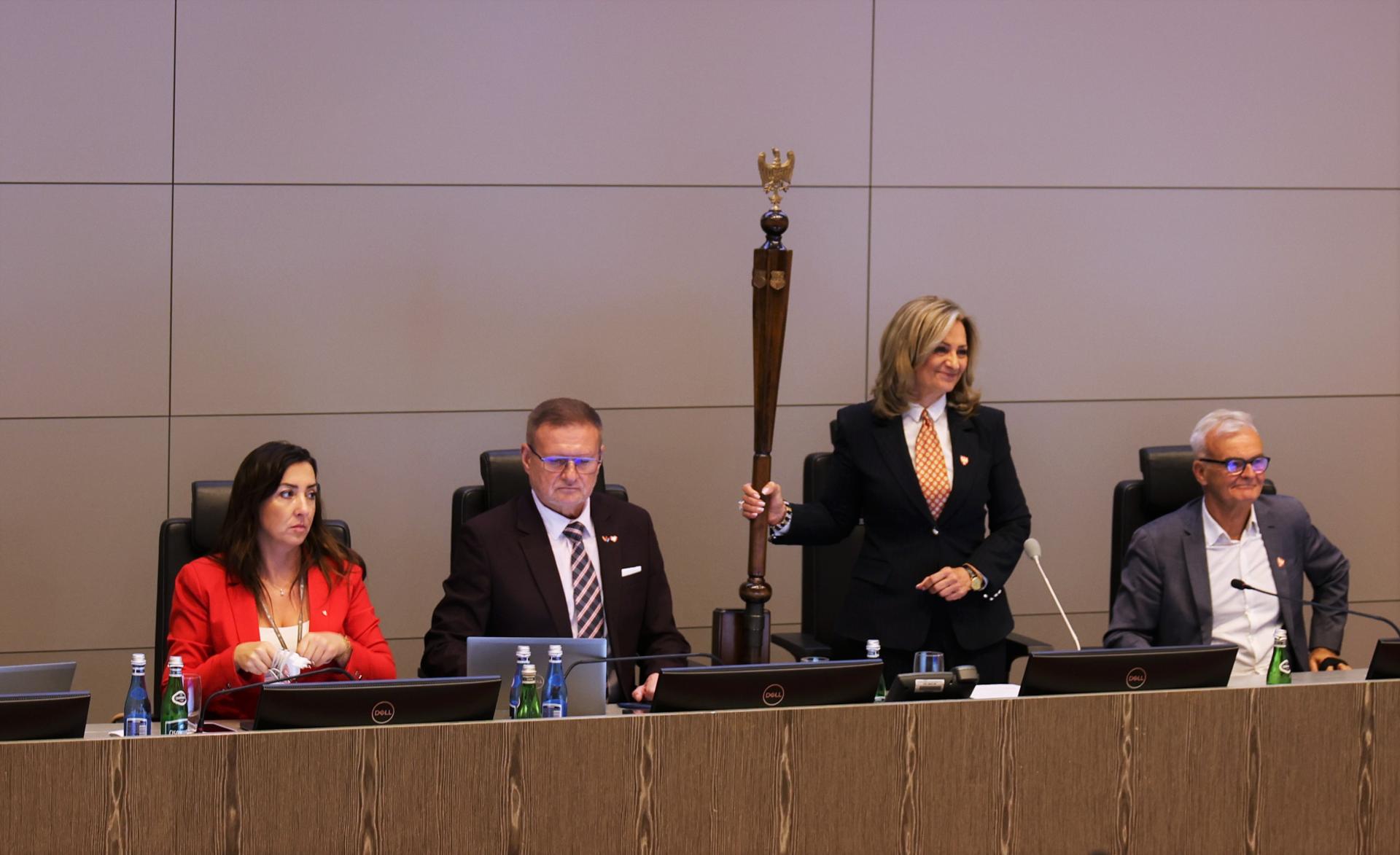 Poznań: sejmik debatował o finansach marszałkowskich szpitali i rozliczeniach z NFZ - Poznań