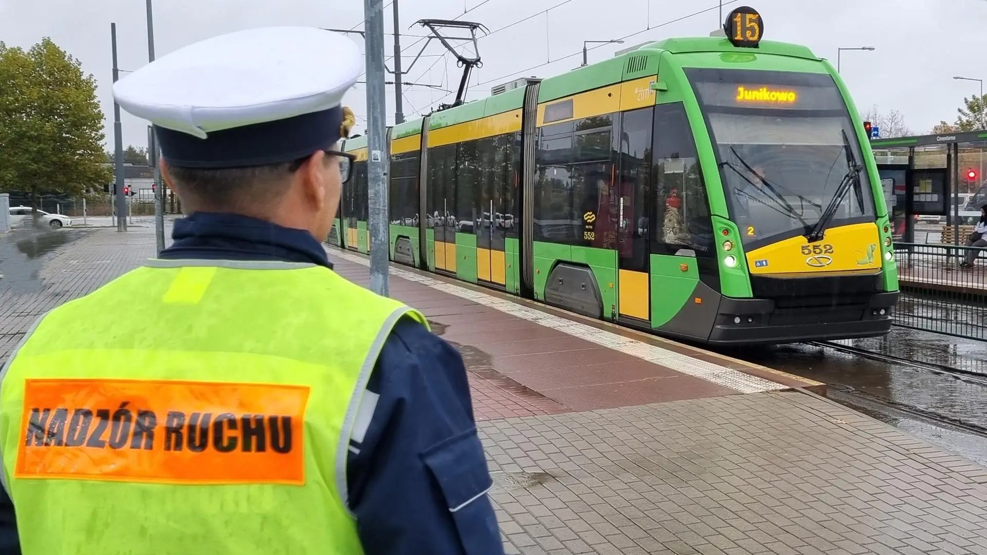 Poznań: 1 listopada tramwaje i autobusy będą bezpłatne, a linie do cmentarzy częstsze - Poznań