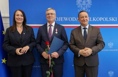Swarzędz z ważnym wyróżnieniem samorządowym. Marian Szkudlarek odebrał odznakę w Poznaniu