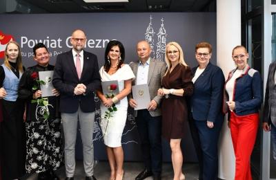 Nowe kadencje dyrektorów placówek oświatowych w powiecie gnieźnieńskim