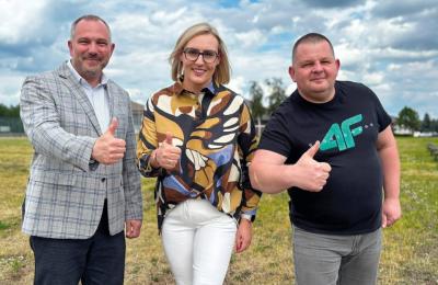 Zielona rewitalizacja w gminie Września: nasadzenia, place rekreacyjne i remont boiska