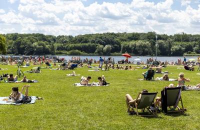 Sezon kąpielowy w Poznaniu rusza 20 czerwca. Co warto wiedzieć przed wyjściem nad jezioro