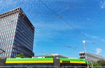 Tramwaje wrócą wcześniej na ul. Królowej Jadwigi — co to oznacza dla pasażerów w Poznaniu