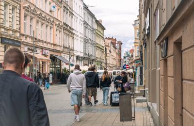 Porządki reklamowe w Poznaniu: pół roku działań i ponad 500 usuniętych nośników