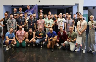 Ponad 300 zawodników w półrocznych rozgrywkach tęczowych: squash, badminton i siatkówka z Orione w Poznaniu
