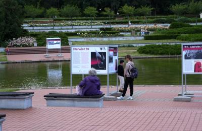 Plenerowa wystawa zdjęć Czerwca ’56 w Poznaniu. Rosarium na Cytadeli do końca lipca