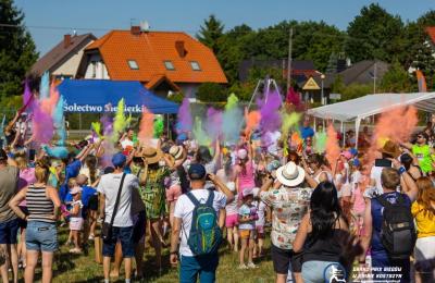 Siekiera Run i sołeckie powitanie lata w gminie Kostrzyn. Ponad 400 osób bawiło się w Siekierkach Wielkich