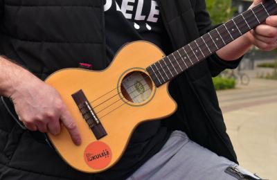 Bezpłatne warsztaty ukulele dla dzieci i rodzin w Poznaniu od 24 do 27 sierpnia