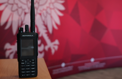Gnieźnieńscy strażacy otrzymali 10 radiotelefonów Motorola do działań ratowniczych