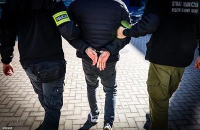 77 osób poszukiwanych zatrzymanych w dwudniowej akcji służb w Poznaniu