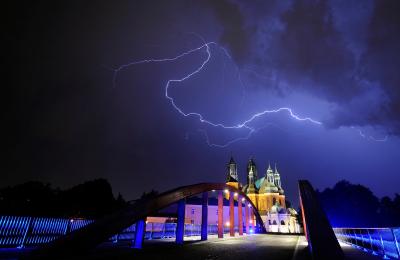 Ostrzeżenie IMGW dla Poznania przed intensywnym deszczem i możliwymi burzami
