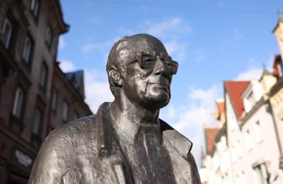 Prof. Piotr Manikowski z Uniwersytetu Ekonomicznego w Poznaniu wyróżniony nagrodą APRIA-Kyobo Life Contribution Award i powołany na Wiceprezydenta ds. Programu APRIA 2026–2027