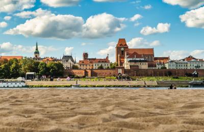 Piaskownice regulacyjne AI w Polsce: KRiBSI nadzoruje konkursy, udział 6–12 miesięcy, MŚP darmowo