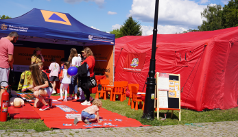 Piknik Święta Policji w Gnieźnie: strażacy pokazali, jak działać bezpiecznie - Gniezno