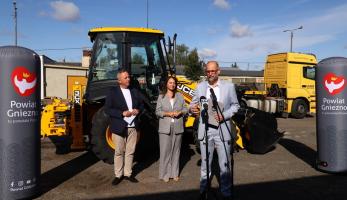 Koparko-ładowarka JCB 3CX dla Powiatowego Magazynu OLiOC w Gnieźnie finansowana z Programu Ochrony Ludności i Obrony Cywilnej - Gniezno