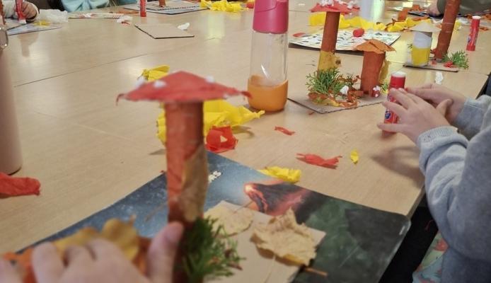 Świetlicowe grzybobranie w Komornikach z zabawą, integracją i profilaktyką uzależnień - Komorniki