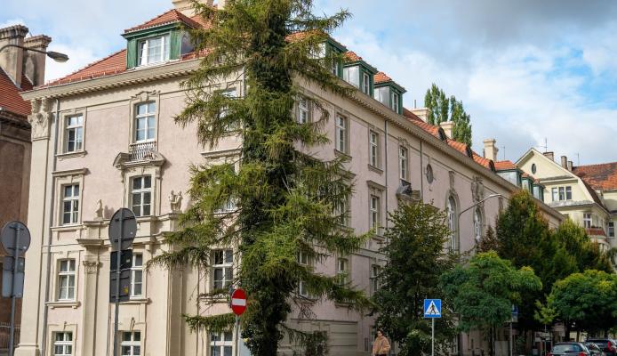 Poznań: Dom Tramwajarza na Jeżycach po remoncie Sali Amarantowej i modernizacji budynku - Poznań