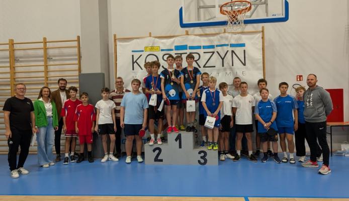 Tenis stołowy w gminie Kostrzyn: dziewczęta z SP 2 i Siekierek Wielkich z awansem do powiatu - Kostrzyn Wlkp