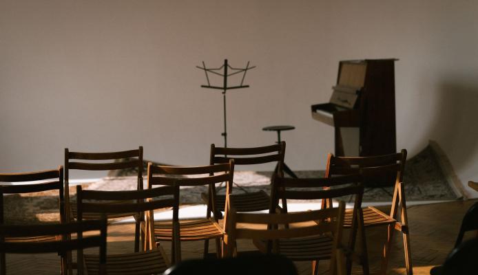Języki obce, sztuczna inteligencja i trening pamięci dla seniorów w „Erga Omnes” w Poznaniu - Poznań