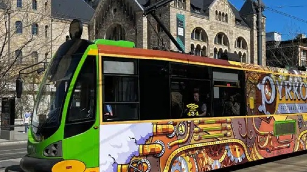 Więcej tramwajów i autobusów na weekend z Pyrkonem i Piknikiem na Fest