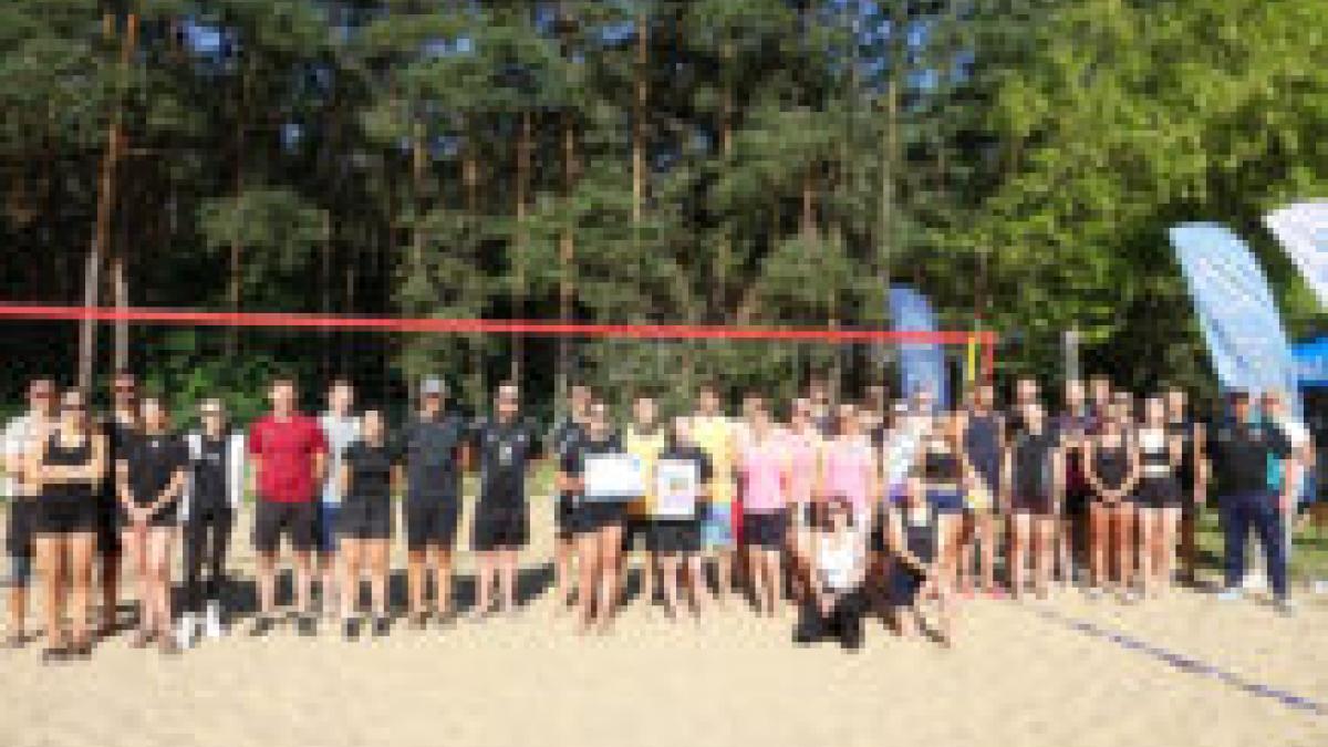 Siatkarskie emocje na plaży (przy Bibliotece) w Skokach. WERKOWO zwycięzcą 6. Turnieju Piłki Siatkowej Plażowej - Gmina SKOKI