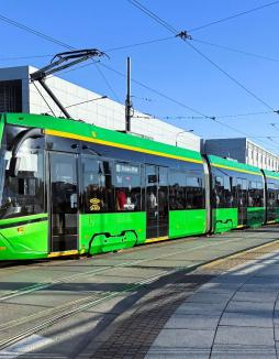 Poznań: awaria na Głogowskiej. Zmiany tras tramwajów i autobus zastępczy - Poznań